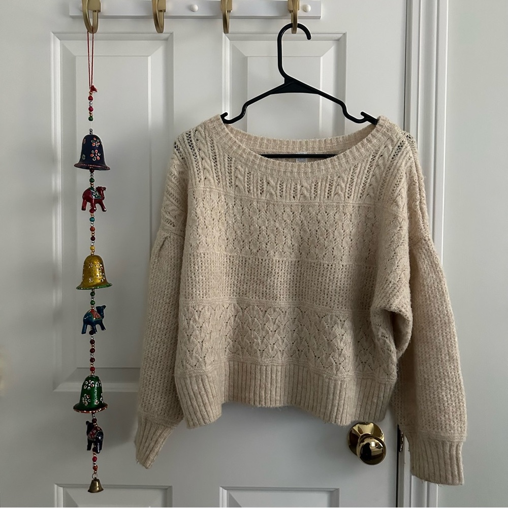 Old Navy- Women’s Cream Cropped Sweater, Medium Petite